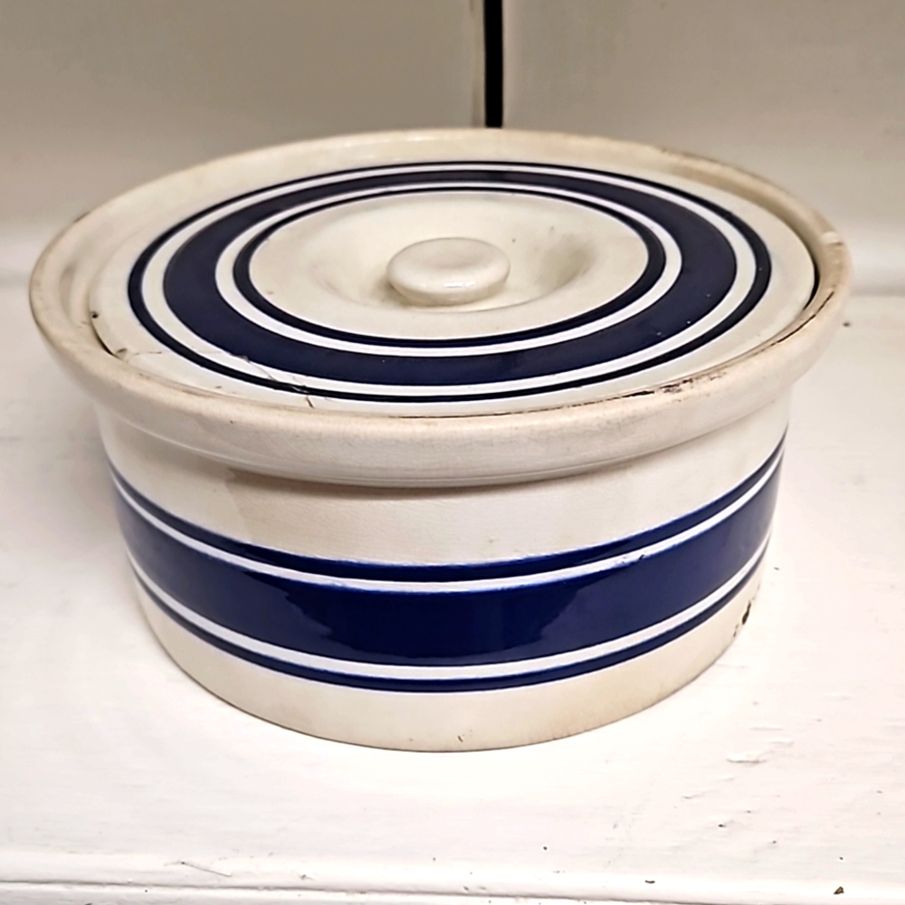 Vintage Hull Butter Ceramic Crock with/lid.